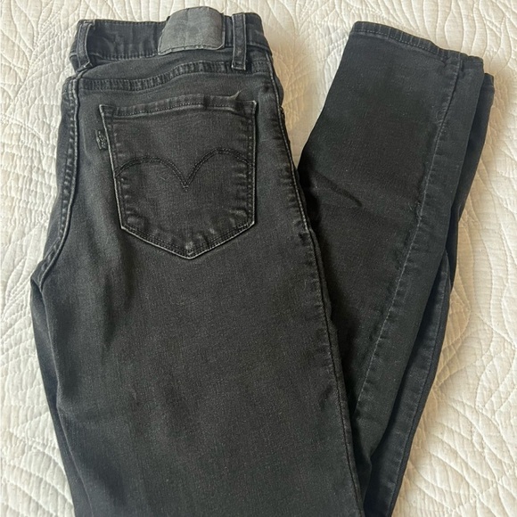Levi's Women's Black Skinny Jeans - Picture 1 of 2